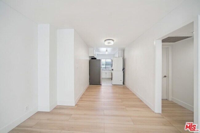 Foto del edificio - 326 Serrano Ave