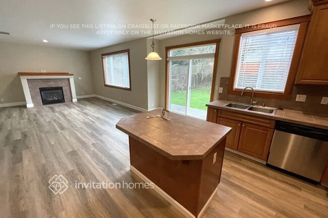 Building Photo - 13824 172nd Pl E