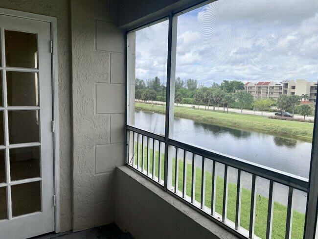 Foto del edificio - 2841 N Oakland Forest Dr