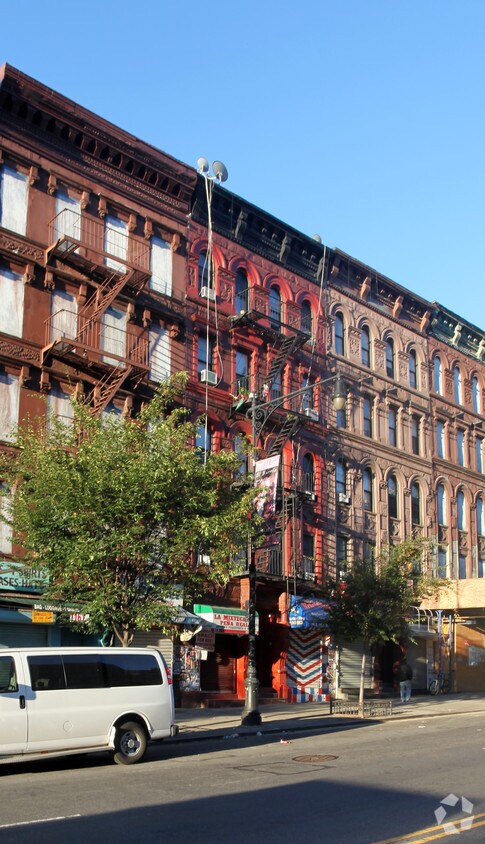 Foto del edificio - 114 E 116th St