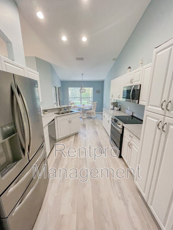 Foto del edificio - 2137 Date Palm Way