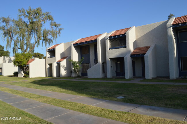 Building Photo - 5442 W El Caminito Dr