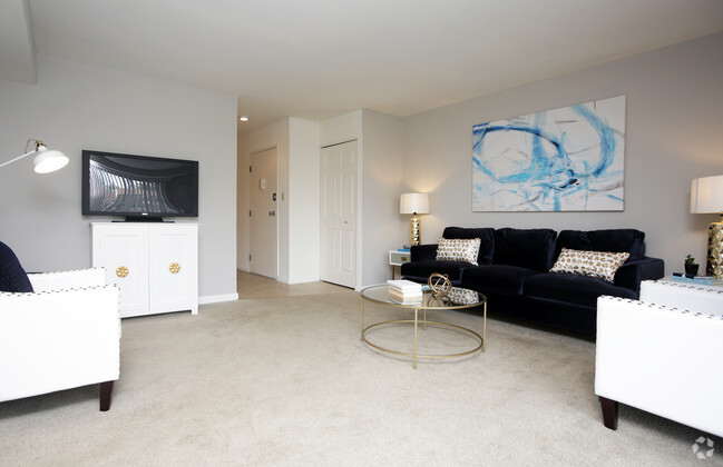 2HAB, 1.5BA - 917 ft² - Park East Apartments