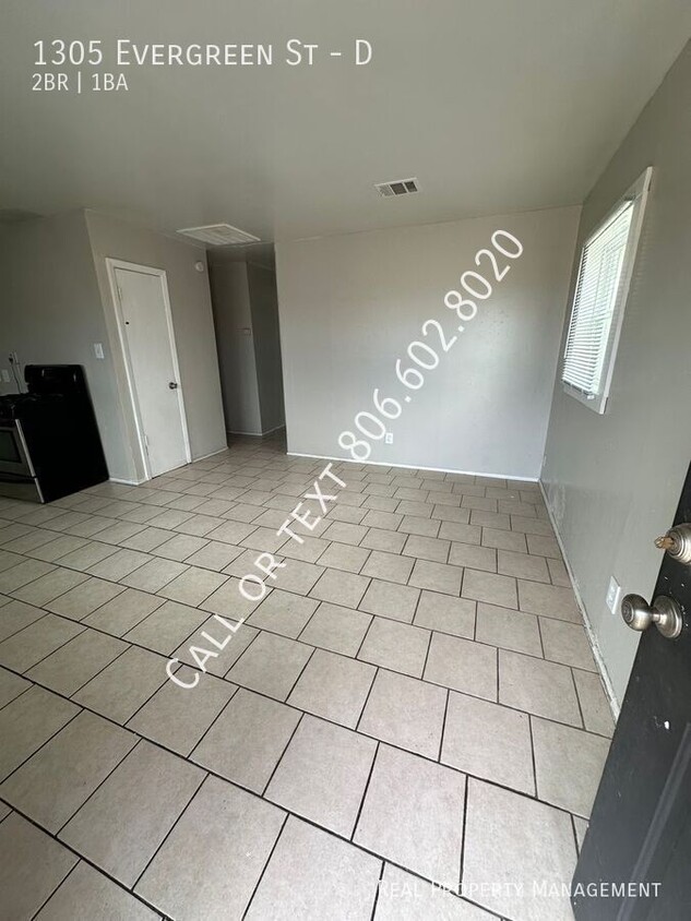 Foto del edificio - Updated 2 bed 1 bath! $0 Deposit!