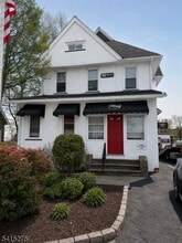 Building Photo - 59 Walnut St