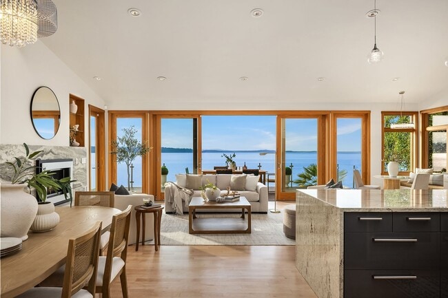 Building Photo - Three Tree Point beach front home - 3+ bedroom & 4.5 bathrooms ready for move in NOW!