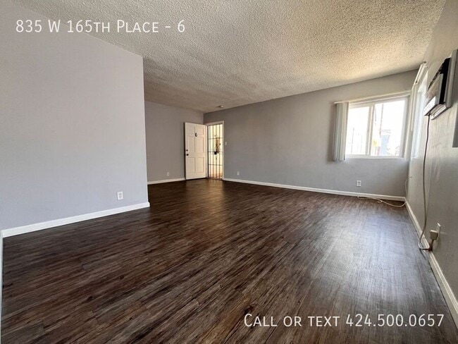 Building Photo - 835 W 165th Pl