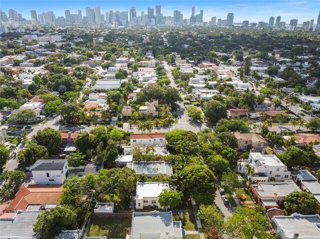 Foto del edificio - 1835 SW 11th St