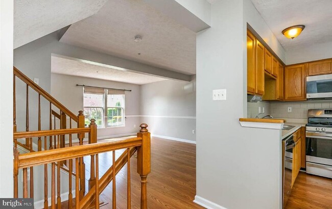 Building Photo - 159 Glen View Terrace