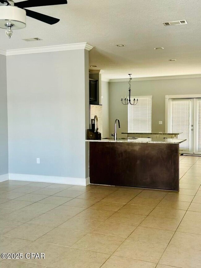 Foto del edificio - 335 Madison Circle