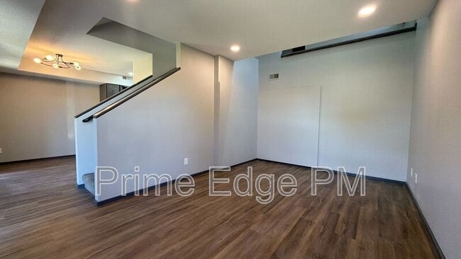 Building Photo - 1741 Ridgehaven Ct
