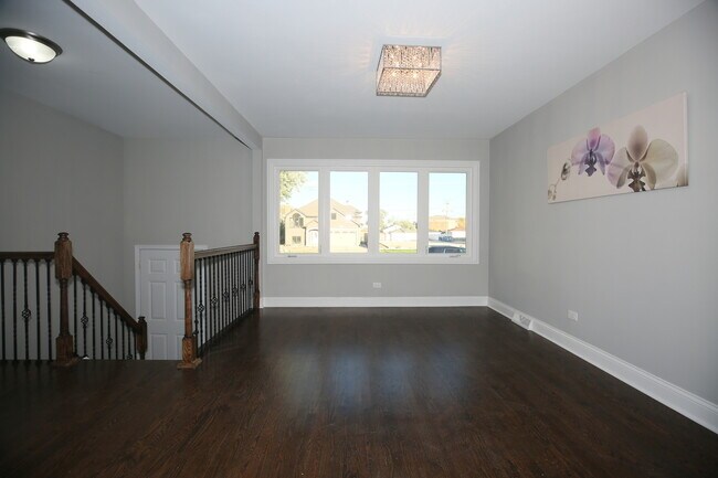 Building Photo - 7840 Narragansett Ave