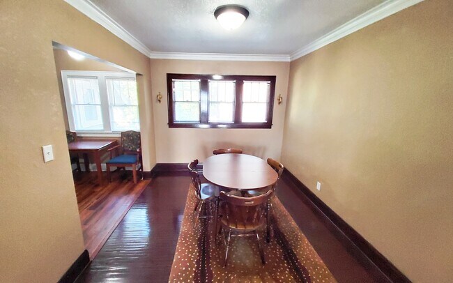 Foto del edificio - 1243 1st St SW
