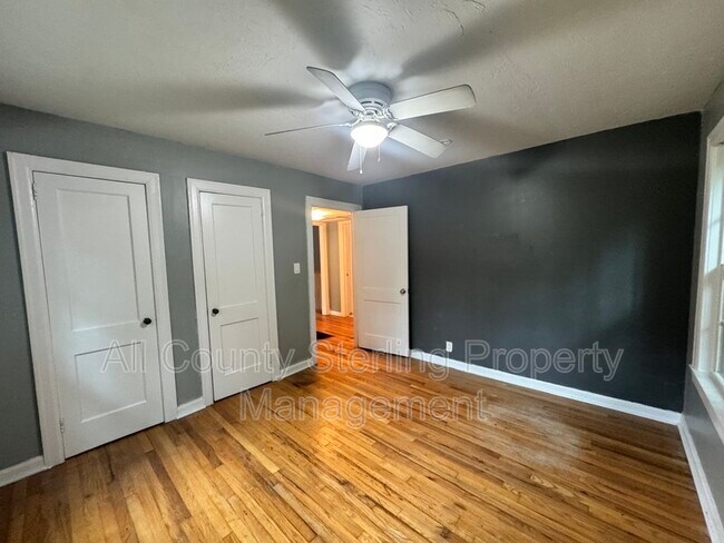 Foto del edificio - 276 NW Burk Ave