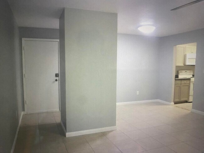 Building Photo - 3515 Sable Palm Ln