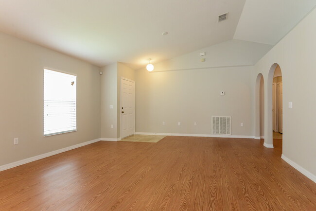 Foto del edificio - 17047 Ongar Ct