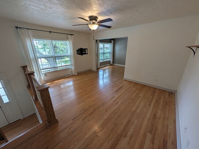 Building Photo - 808 Leprechaun Ln
