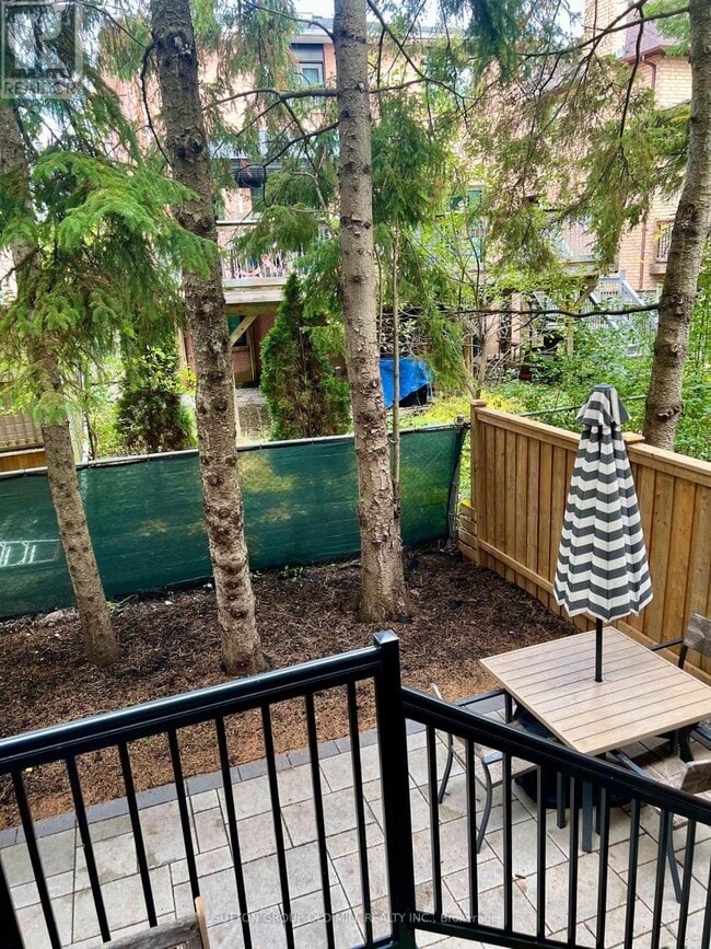 Photo du bâtiment - 72 Causland Ln