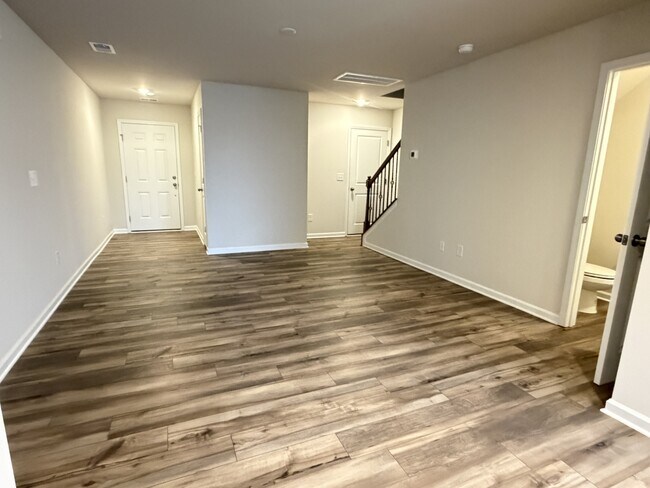 Building Photo - 244 Bones Rd