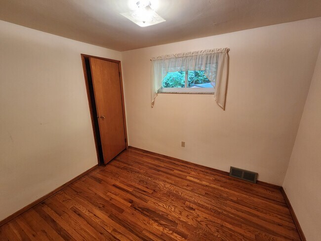 Foto del edificio - 921 Sharon Rd