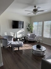 Building Photo - 2030 Rancho Lake Dr