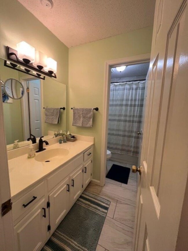 Foto del edificio - 765 Memory Ln