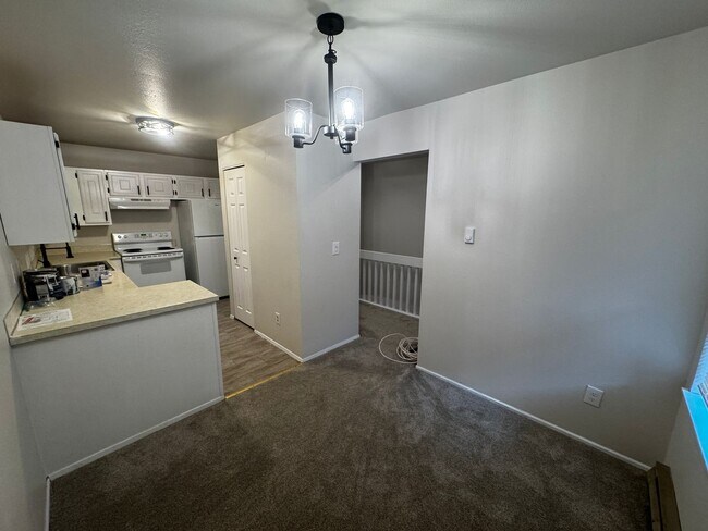 Foto del edificio - Charming Updated 2-Bed, 2.5-Bath Condo in Bremerton