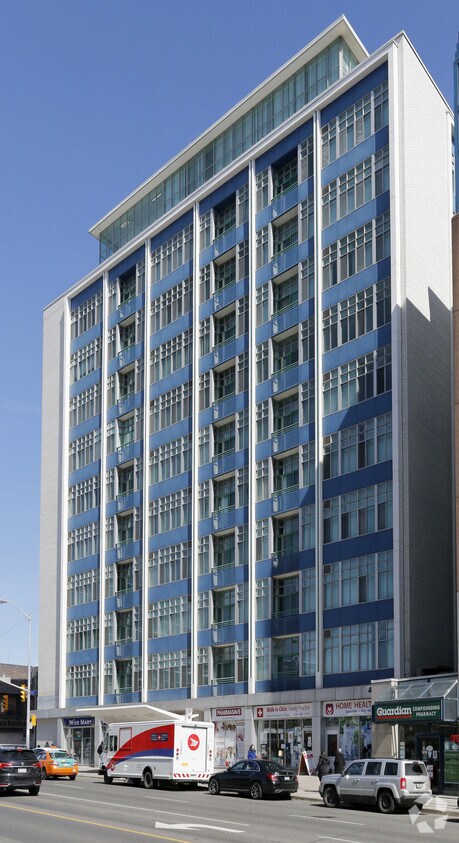 Building Photo - 1901 Yonge St