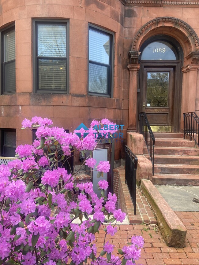 Foto del edificio - 1081 Beacon St