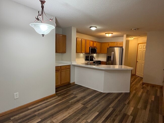 Building Photo - 17343 River Birch Ln S E