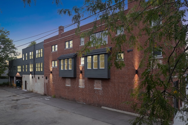 Foto del edificio - 6011 Madison Rd