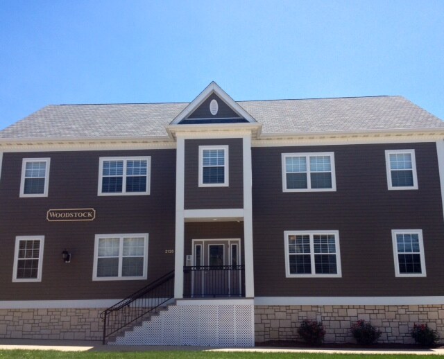 Primary Photo - 2120 Cherry Hill Dr