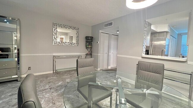 Foto del edificio - 16 Willowbrook Ln