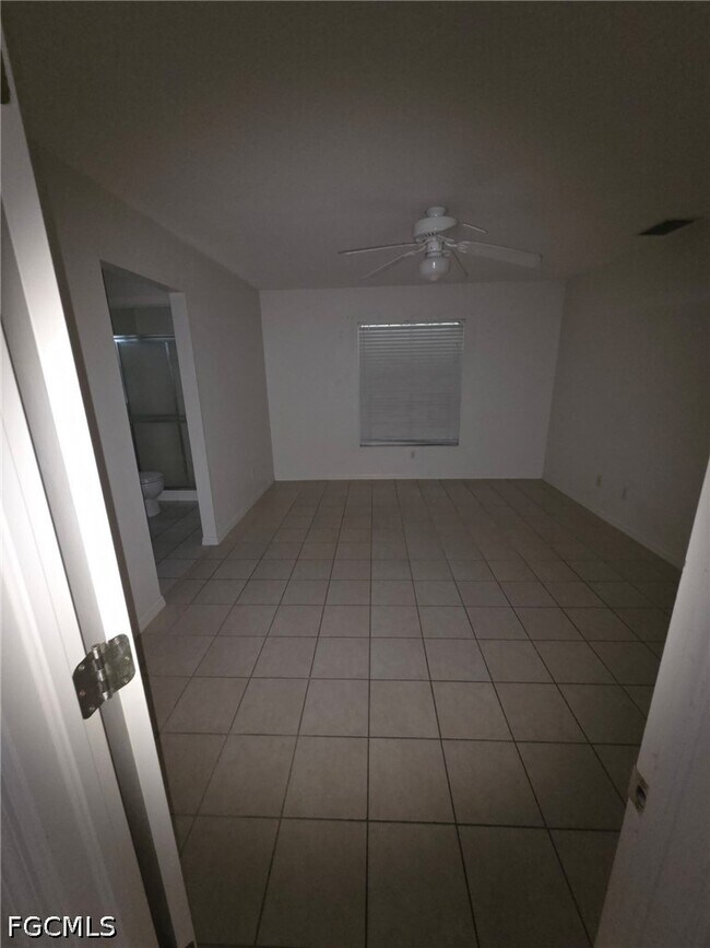 Foto del edificio - 910 Cape Coral Pkwy W