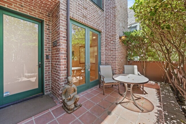 Building Photo - 2323 S Beverly Glen Blvd