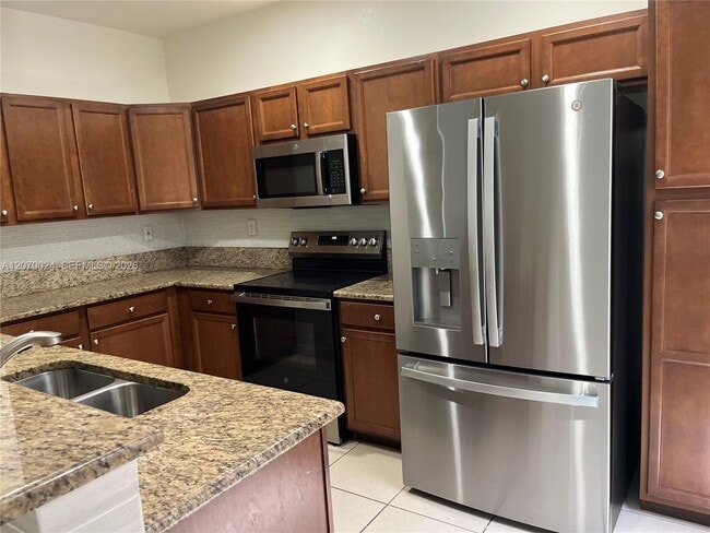 Building Photo - 9362 SW 171st Ct
