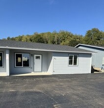 Building Photo - 486-488 NE Housley Ave