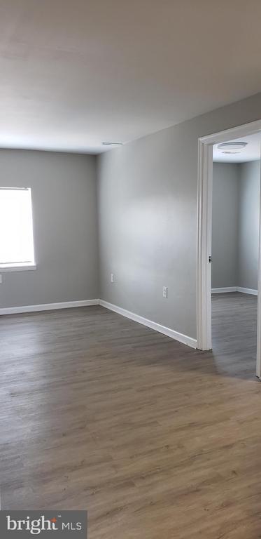 Foto del edificio - 403 W 6th St