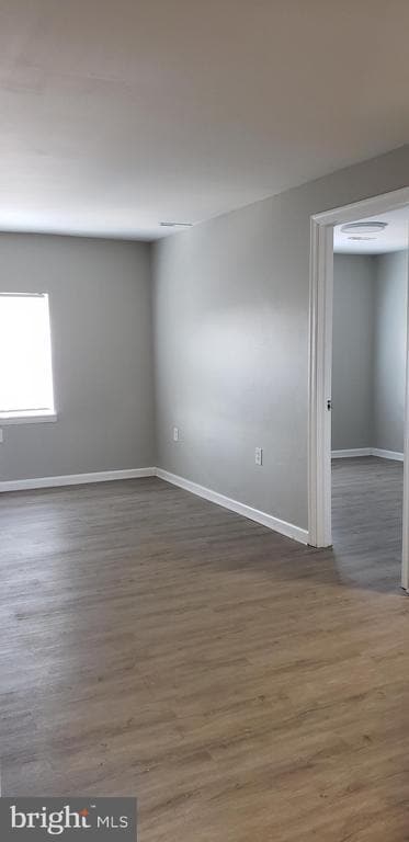 Building Photo - 403 W 6th St