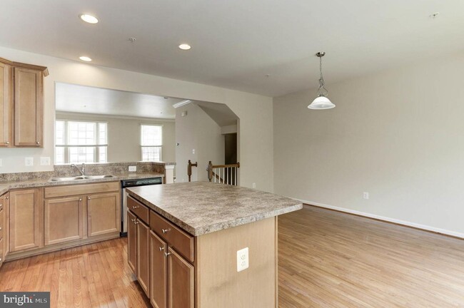 Building Photo - 7650 Timbercross Ln