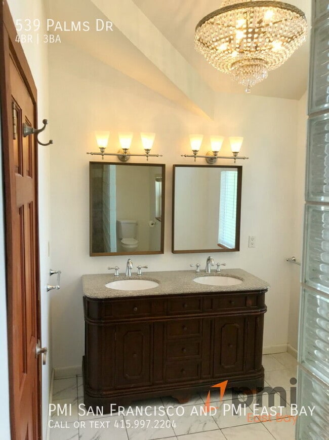 Foto del edificio - 539 Palms Dr