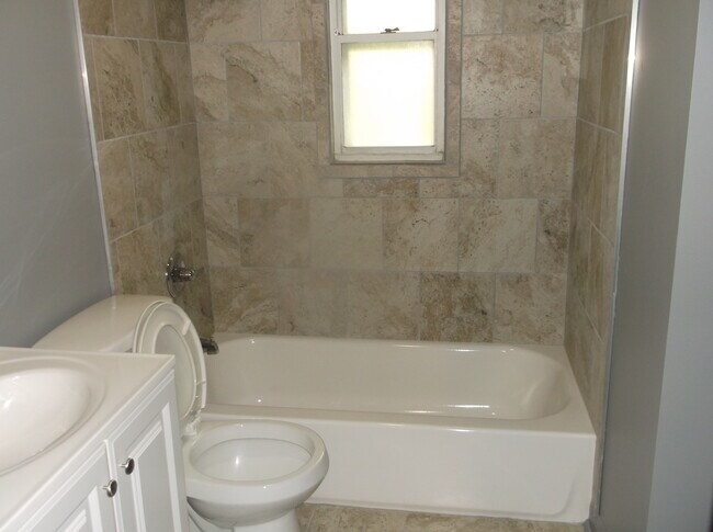 Building Photo - 1258 Dogwood Dr