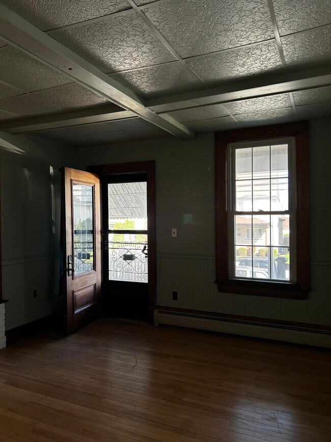 Foto del edificio - 308 North Blakely Street