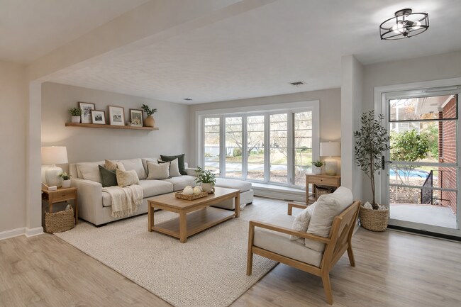 Foto del edificio - 2813 Pine Ridge Ln