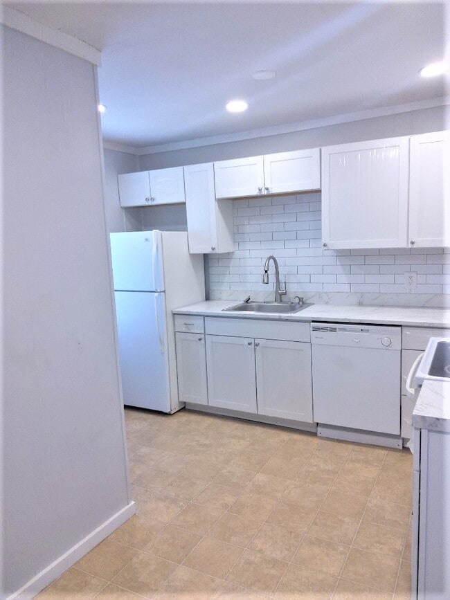 Foto del edificio - 1211 Dickson Ave