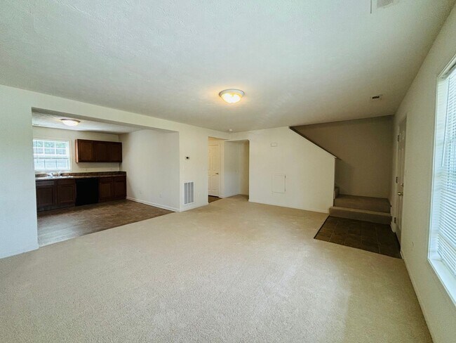 Foto del edificio - 55 Station Ln NE