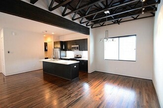Building Photo - 4708 Crawford St