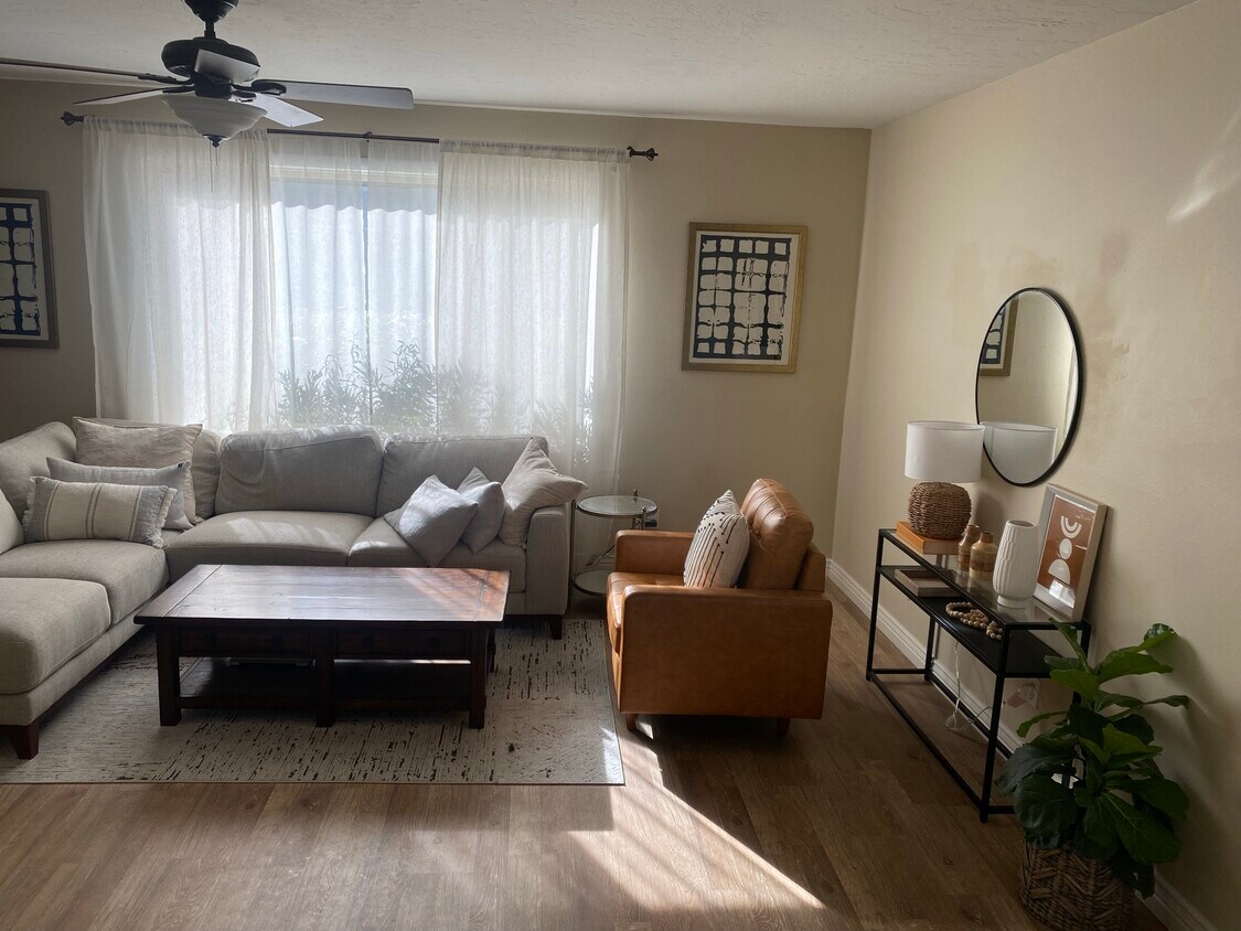 8490 E Chaparral Rd, Scottsdale, AZ 85250 Townhome Rentals in Scottsdale AZ