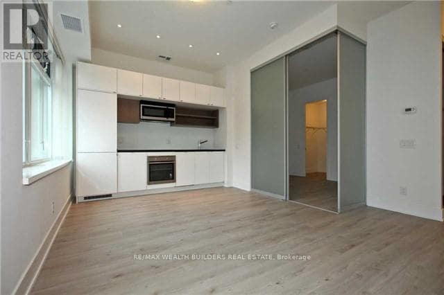 Building Photo - 111 St Clair Ave W