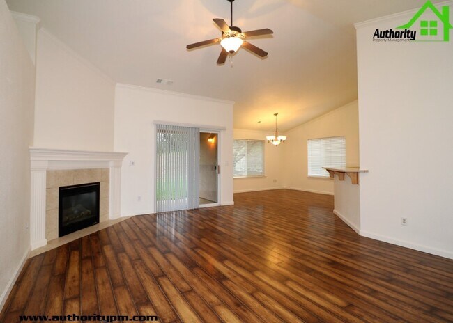 Foto del edificio - 3982 Cambria Super clean home close to sch...